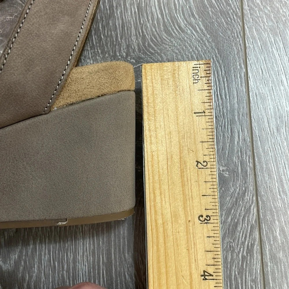 Lucky Brand Kellio Leather Ankle Strap Wedge Sandal Taupe Brown 6.5M - Picture 12 of 16